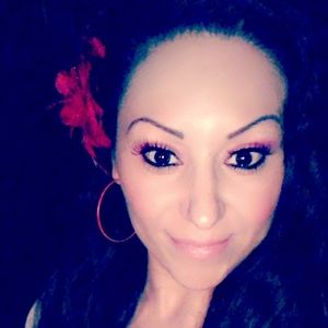 Meet your Posher, Yesenia